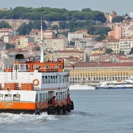 Big 4beds With Terrace, 15 Mins To Lisbon بيت للعطل *