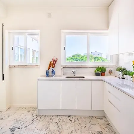 Big 4beds With Terrace, 15 Mins To Lisbon *