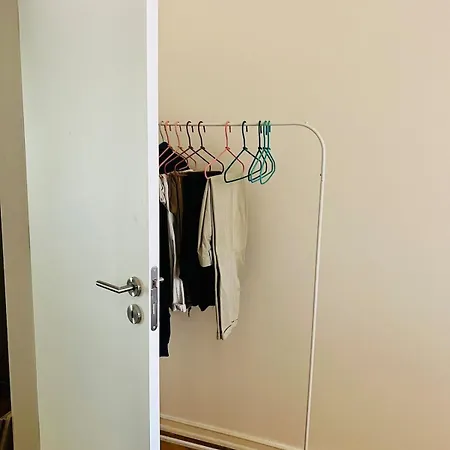 Big 4beds With Terrace, 15 Mins To Lisbon * ألمادا