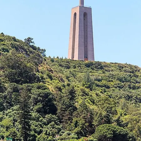 Big 4beds With Terrace, 15 Mins To Lisbon *