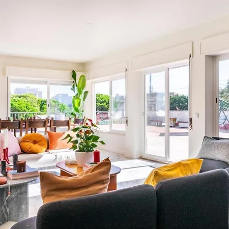 Big 4beds With Terrace, 15 Mins To Lisbon بيت للعطل