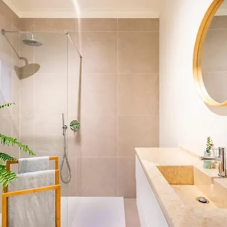 Big 4beds With Terrace, 15 Mins To Lisbon
