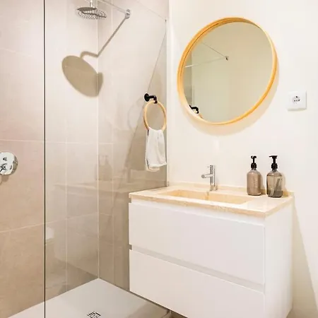 Casa de Férias Big 4beds With Terrace, 15 Mins To Lisbon *