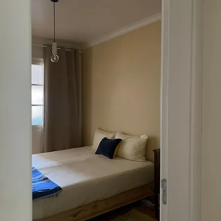 Casa de Férias Big 4beds With Terrace, 15 Mins To Lisbon *