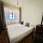 펜션 Big 4beds With Terrace, 15 Mins To Lisbon 알마다